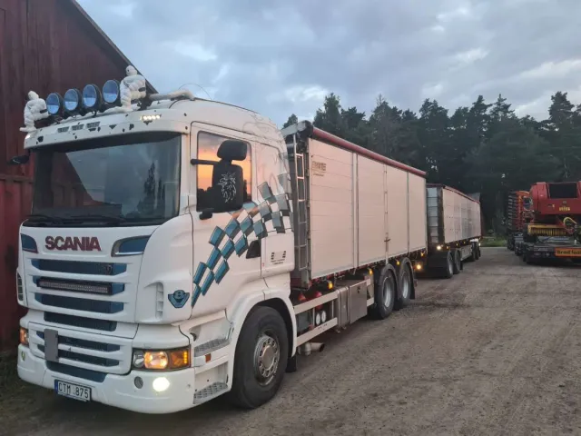 Godsbil från PM Åkeri